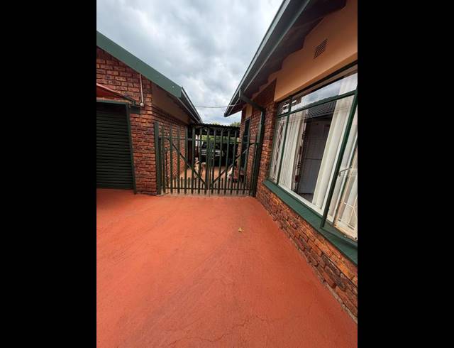 4 BEDROOM HOUSE FOR SALE IN DENNESIG